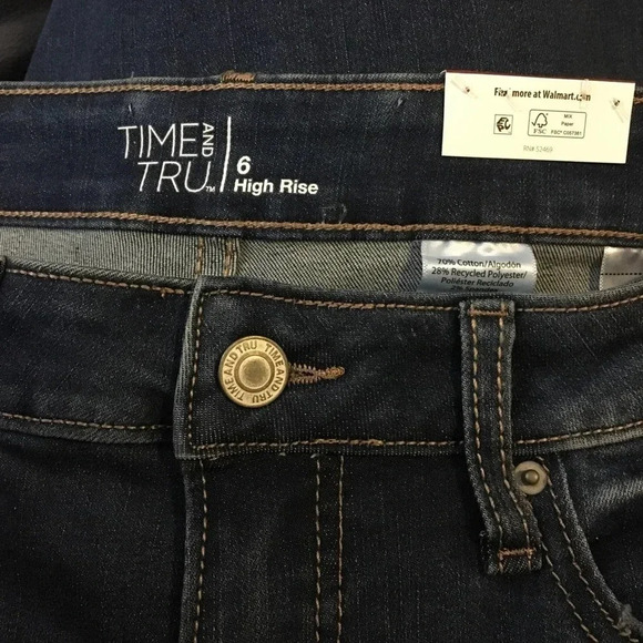 Time & Tru Women's Size 6 Dark Washed High Rise Shark Bite Hem Bermuda Shorts - Picture 4 of 4